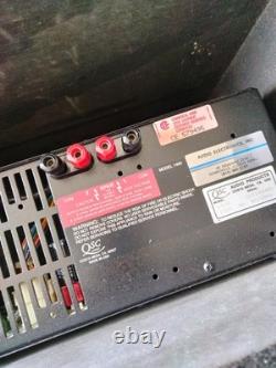 Amplificateur de puissance professionnel QSC 1400 2 canaux avec étui de rack Grundorf