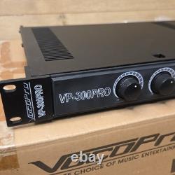 Amplificateur de puissance professionnel VocoPro VP-300 PRO 300W à un espace