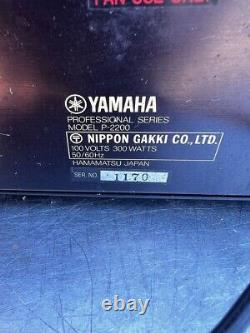 Amplificateur de puissance professionnel YAMAHA P2200. Livraison gratuite depuis le Japon. DÉFAUTS.