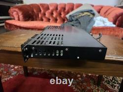 Bryston 2B LP Amplificateur de puissance professionnel avec oreilles de rack, sortie casque et potentiomètres