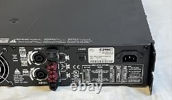 QSC RMX 850 Pro Audio Two Channel Rack Mount Professional Power Amplifier translates to 'Amplificateur de puissance professionnel à deux canaux QSC RMX 850 Pro Audio montable en rack.'