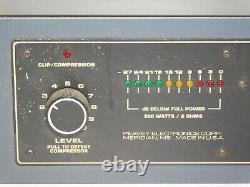 Vintage Peavey M-3000 Power Amp Pro Audio 300 Watt Musician Rack Mount Amplificateur